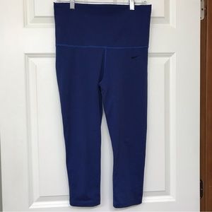Nike Dri-Fit High-Waisted Crop Capris Leggings Blue Striped Medium